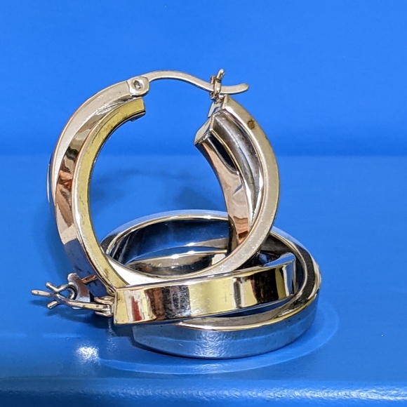 Nwot: Stamped 925 (sterling silver) hoop earrings - Picture 1 of 1